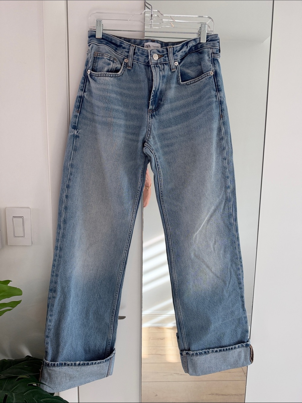Zara Classic Light Blue women’s Straight-Leg Jeans